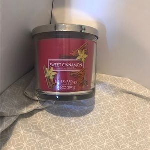 Hudson candle